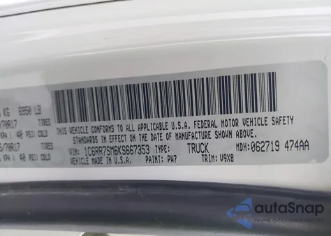 2019 Ram 1500 Classic Tradesman 4X4 6'4 Box z USA, uszkodzony, nr VIN 1C6RR7SM6KS667353